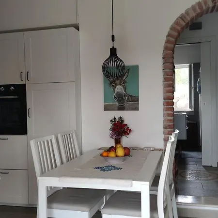 Casa Basalto Uliveto * أروسييْ